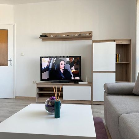 Restful Apartment For 4 Guests In Бургас Екстериор снимка