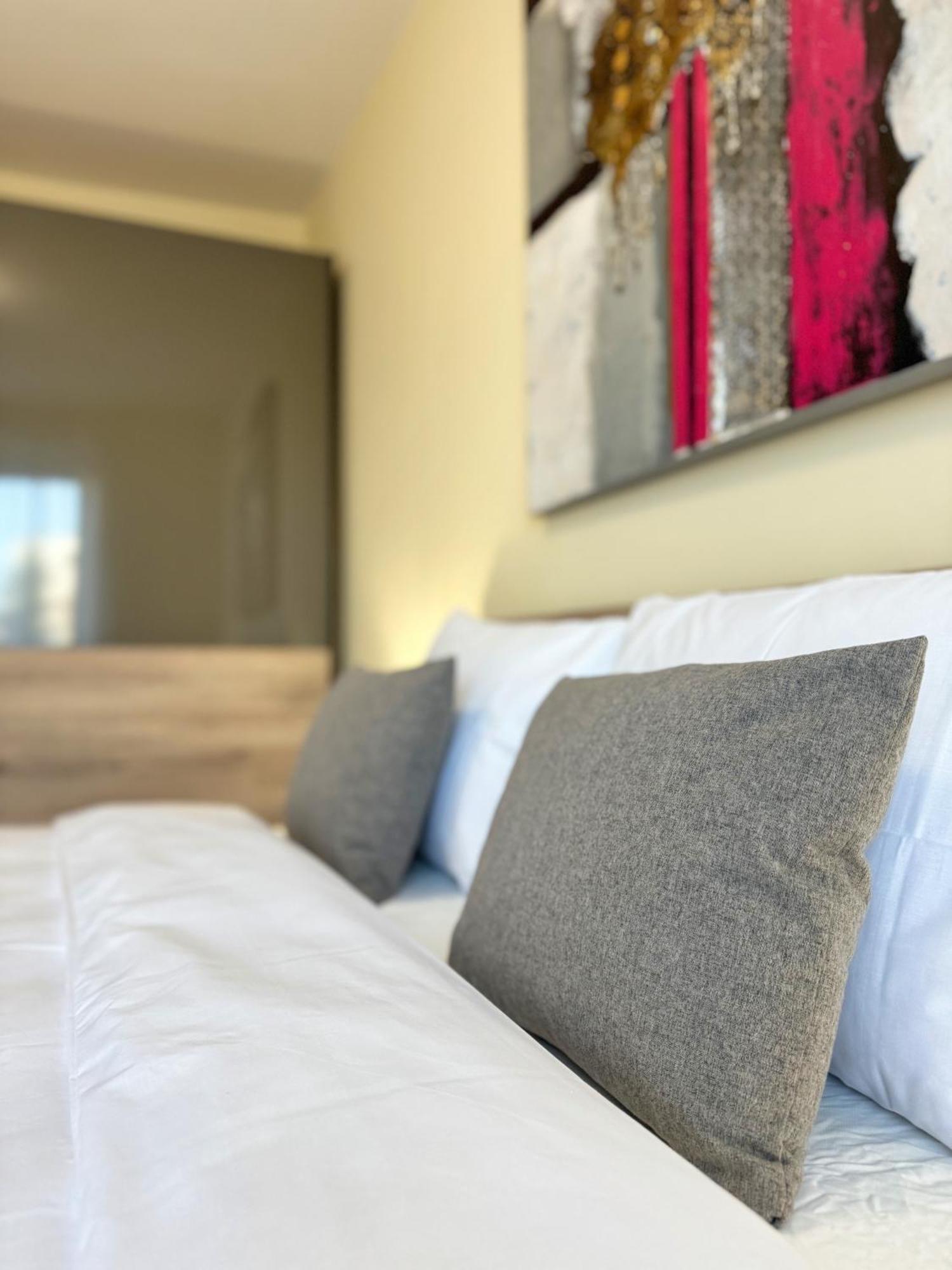 Restful Apartment For 4 Guests In Бургас Екстериор снимка
