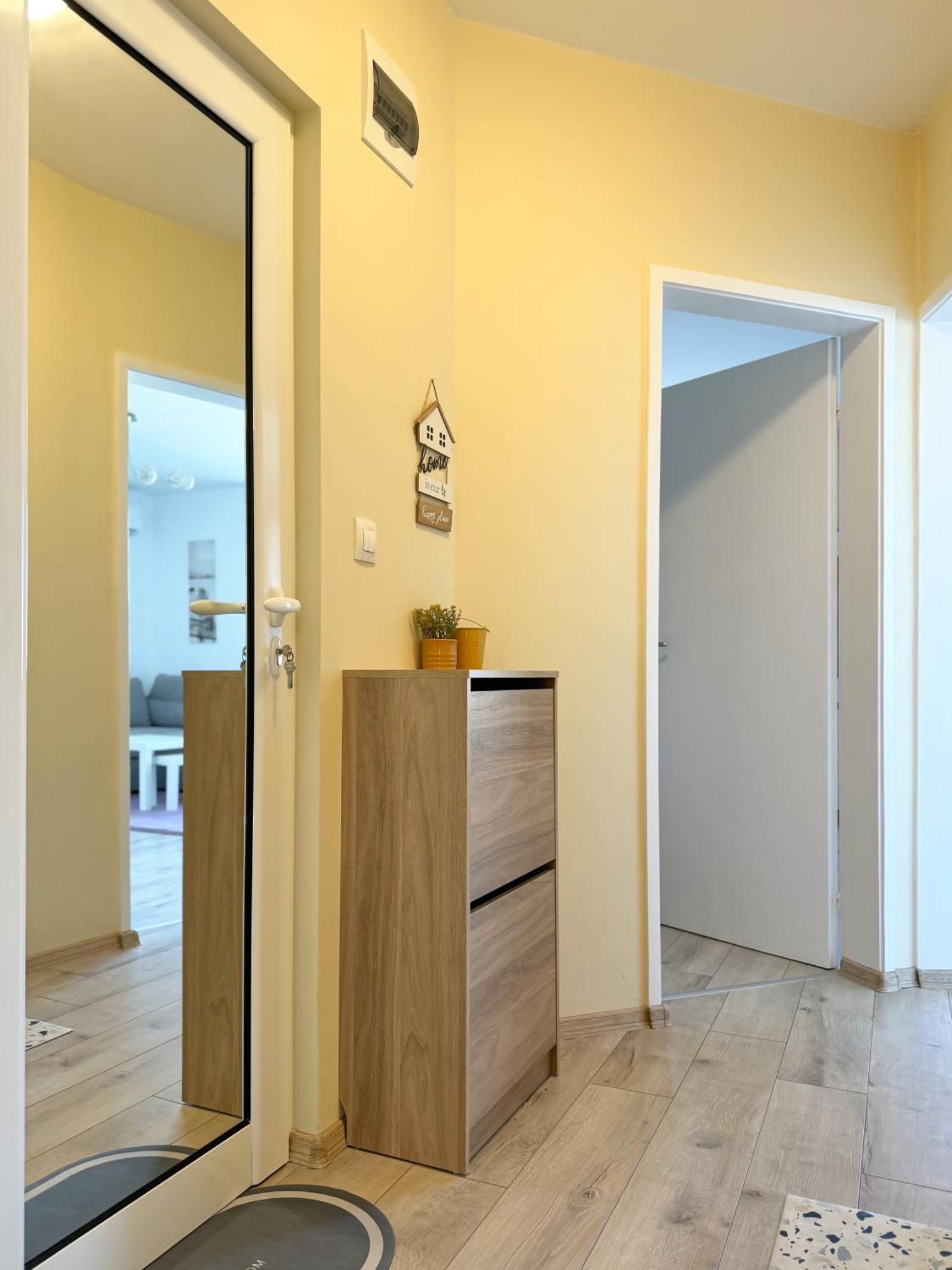 Restful Apartment For 4 Guests In Бургас Екстериор снимка