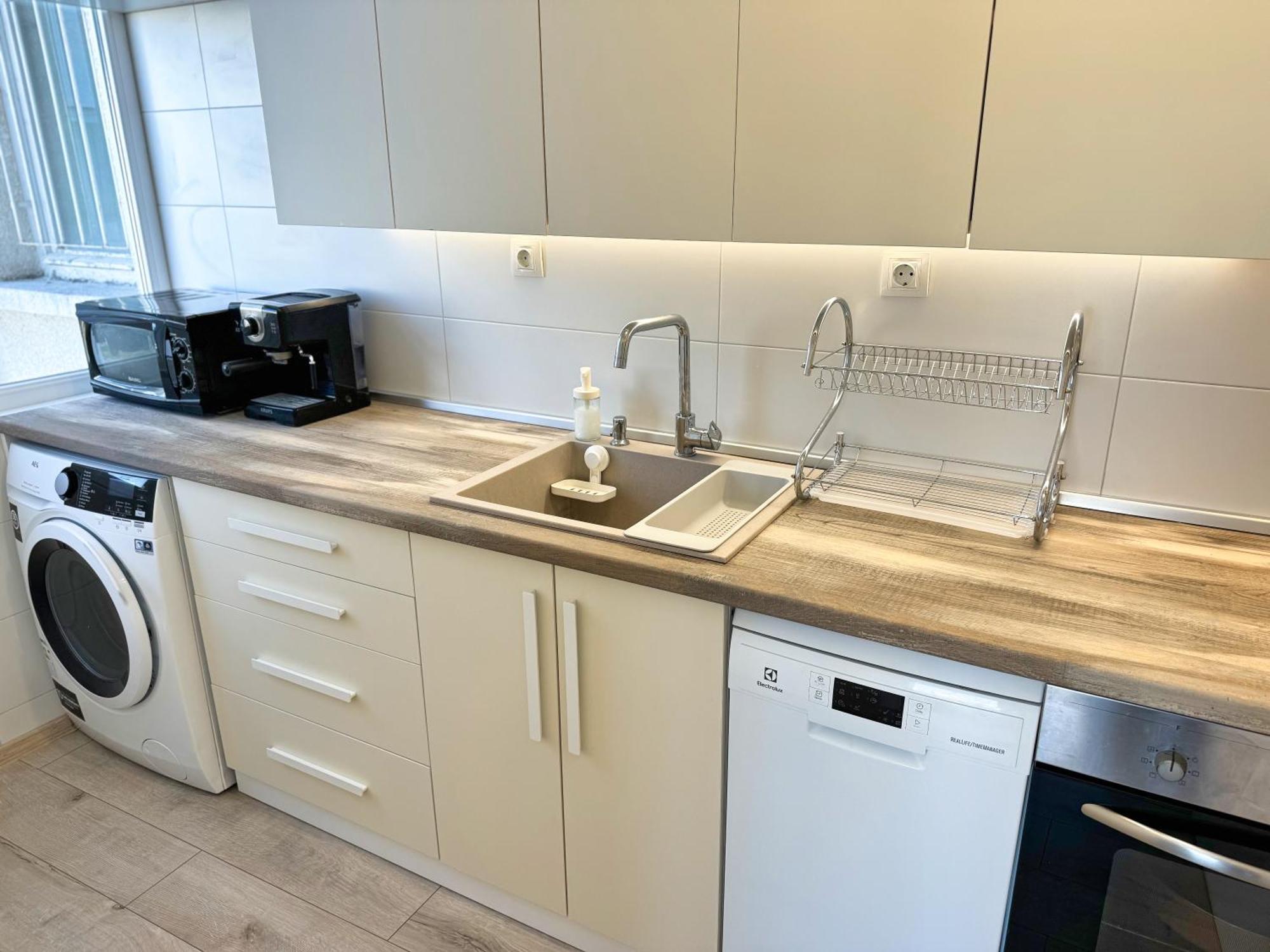 Restful Apartment For 4 Guests In Бургас Екстериор снимка