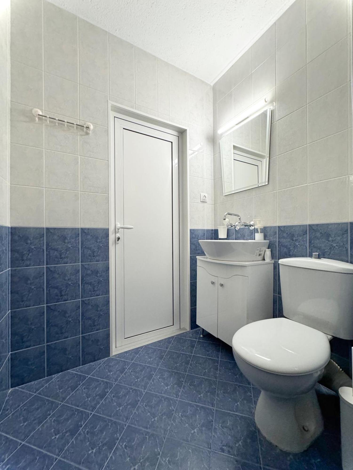 Restful Apartment For 4 Guests In Бургас Екстериор снимка